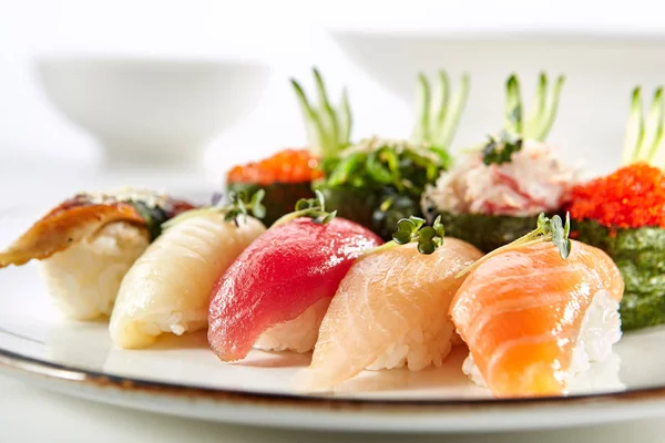 Restoranda nefis Asya menü