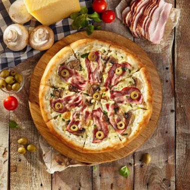 güzel taze pizza
