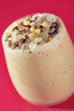 Fındık ve Muz Smoothie