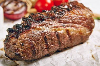 Sığır eti biftek yemek