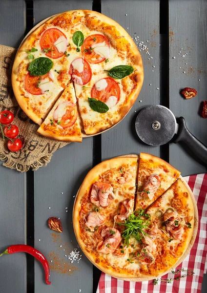 Margarita ve somon Pizza