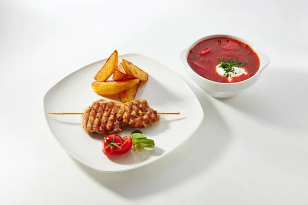 Chicken Skewer con cuñas de patata — Foto de Stock