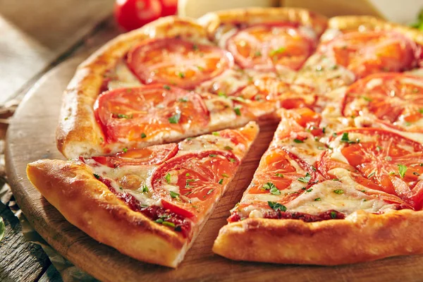 Lezzetli Margarita Pizza