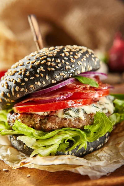 Смачні Burger чорний — стокове фото