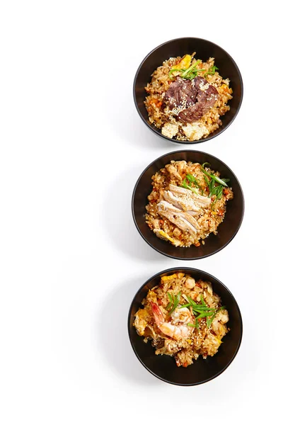 Karanlık bir demir tarlasına Pan-Asya Mutfağı özel yemekler