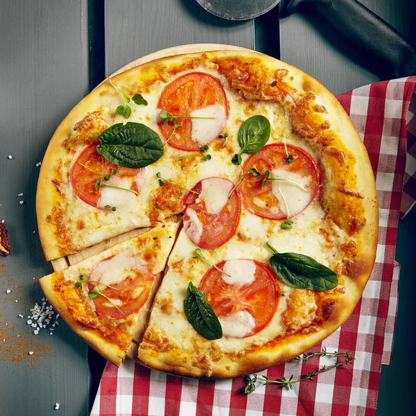 Klasik margarita pizza