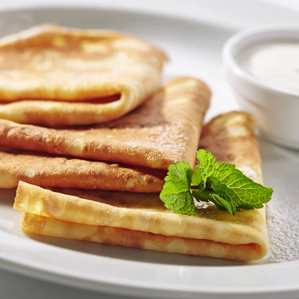 Krepler ekşi krema ile