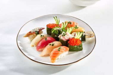 Restoranda nefis Asya menü