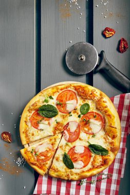 Klasik margarita pizza