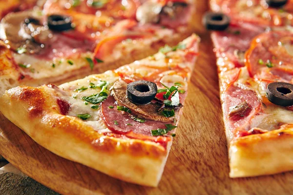 Delicious Fresh Pizza — Stock Photo, Image