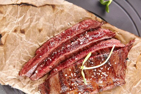 Délicieux steak de flanc grillé — Photo