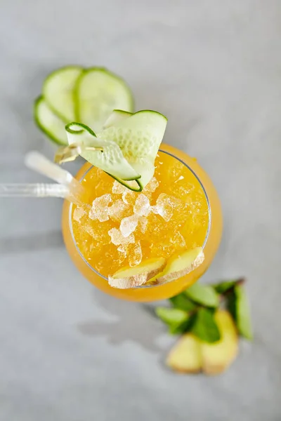 Tropikal passionfruit kokteyl — Stok fotoğraf