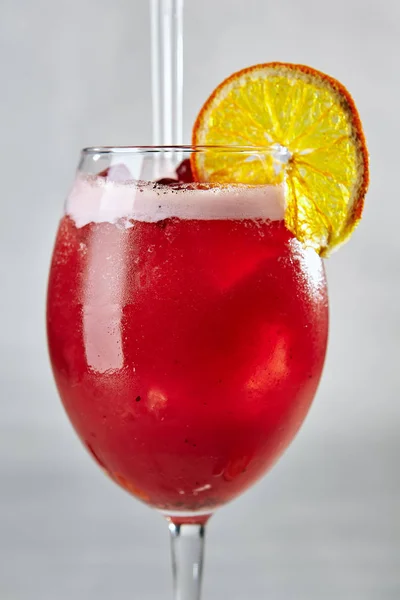 Red Cocktail with Berries and Orange — Stock Photo, Image