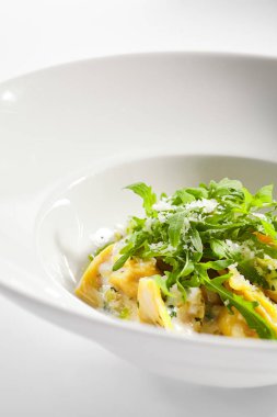 Tavşan soslu ve roka soslu Tortellini.