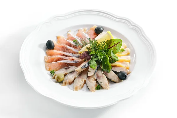 Delicacias de peixe sortidas em bruto ou Sashimi Isolado — Fotografia de Stock