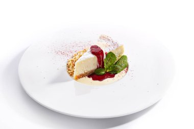 Klasik cheesecake dilimi. Yakın çekim.