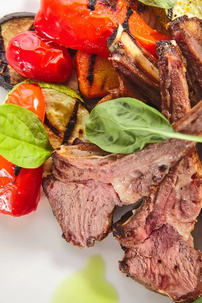 Grilled Lamb Rack with Baked Vegetables on White Restaurant Plat — Stock Photo, Image