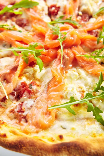 Pizza with Salmon, Cream Cheese and Fresh Rucola Leaves Isolated — Stock Photo, Image