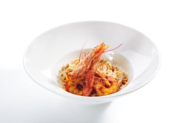 Izgara Parmesan Peyniri ve kızarmış Shr ile klasik Linguine Makarnası