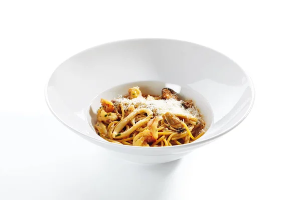 Frutti di mare Spaghetti oder traditionelle italienische Meeresfrüchte-Pasta — Stockfoto