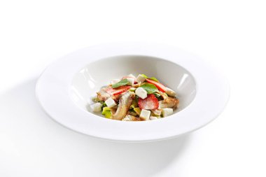 Füme Yılanbalığı ya da Unagi, Avokado ve Çilekli Salata