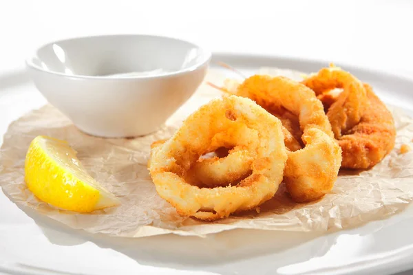 Breaded Fried Squid Rings and Shrimp with Tartar Sauce — Stock Photo, Image