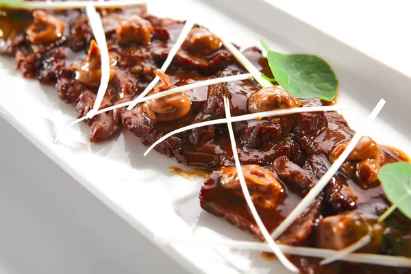 Thin Slices of Spicy Roast Beef Stew with Brown Mushroom Sauce — Stock Photo, Image