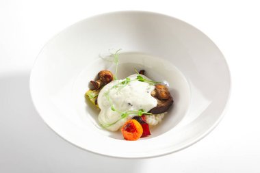 Kızarmış sebzeli ve peynirli pilav ya da risotto.