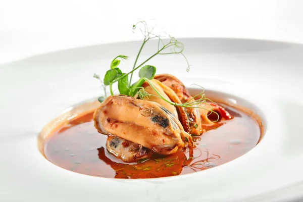 Traditionelle Französische Suppe Mit Meeresfrüchten Köstliche Muschelbouillabaisse Teller Provenzalischer Fischeintopf — Stockfoto