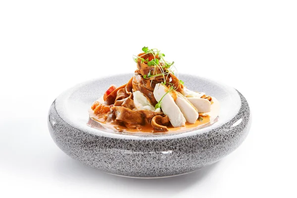 Spaghetti Med Bakad Tomat Och Kyckling Serverade Traditionell Italiensk Mat — Stockfoto