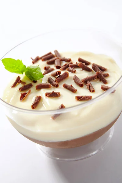 Vanilla Chocolate Cream Mousse Decorated Chocolate Chips Mint Restaurant Glass — Stock Photo, Image