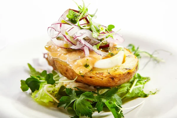 Baked Potato Egg Pickled Onion Aromatic Dish Green Parsley Closeup — Stock Photo, Image