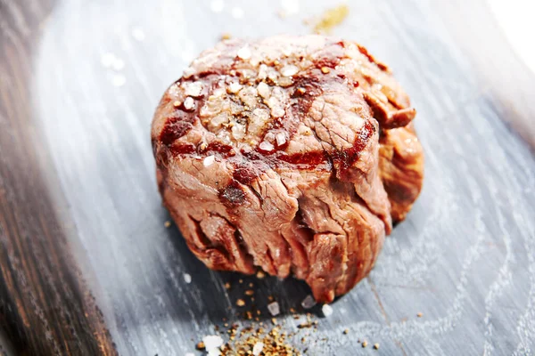 Filet Mignon Bife Com Sal Especiarias Servido Assado Enchimento Carne — Fotografia de Stock