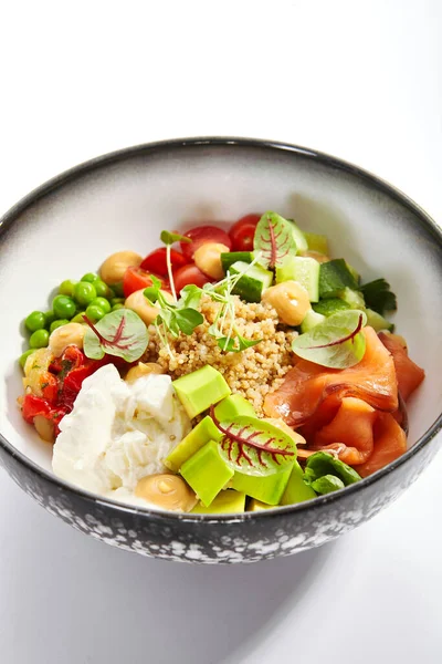 Couscous Con Salmón Verduras Frescas Comida Tradicional Servida Con Queso — Foto de Stock