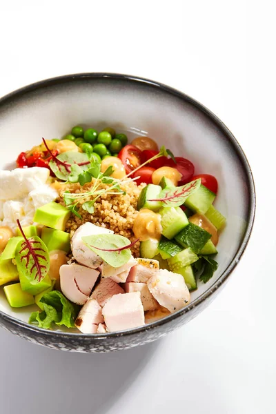 Couscous Met Chiken Avocado Close Zicht Poke Kom Met Verse — Stockfoto