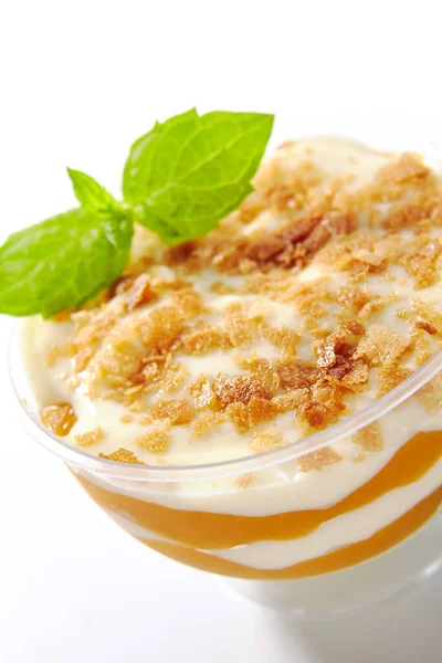 Dessert Mango Vanilla Cream Cookie Crumbs Restaurant Glass Isolated Delicious — Stock Photo, Image