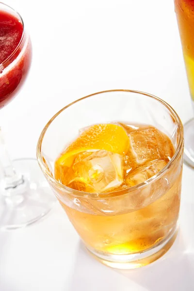 Cóctel Antigua Alcohol Bebidas Fuertes Mezclan Rocas Vista Superior Cristal —  Fotos de Stock
