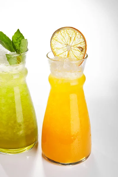 Kiwi Orange Fruit Lemonade Glasses Close Citrus Flavor Fresh Cocktail — Stock Photo, Image