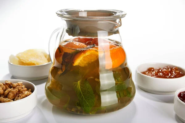 Hausgemachter Tee Mit Minze Und Orange Aromatisches Heißgetränk Glas Süße — Stockfoto