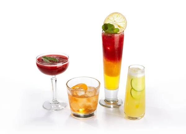 Cocktail Geïsoleerd Wit Voor Decoratie Ontwerp Zomer Alcohol Cocktail Klassieke — Stockfoto