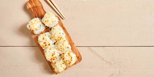 Baked Shrimp Rolls Wooden Board Top View Delicious Hot Sushi — Stock Photo, Image