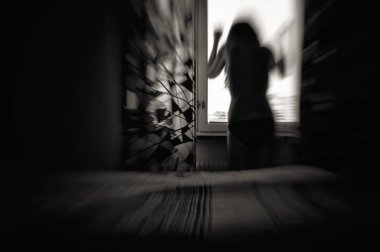 Umutsuzluk Hareket Bulanıklığı kadında