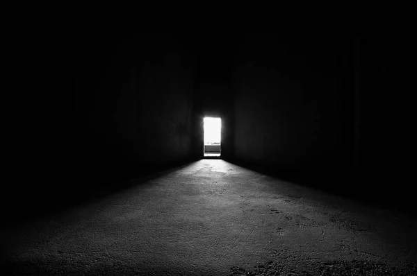 明るいドアの方法 — ストック写真