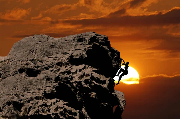 Climbing at sunset — Stock Photo, Image