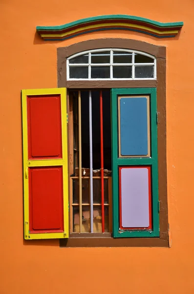 Bunte fassade des gebäudes im kleinen indien, singapore — Stockfoto