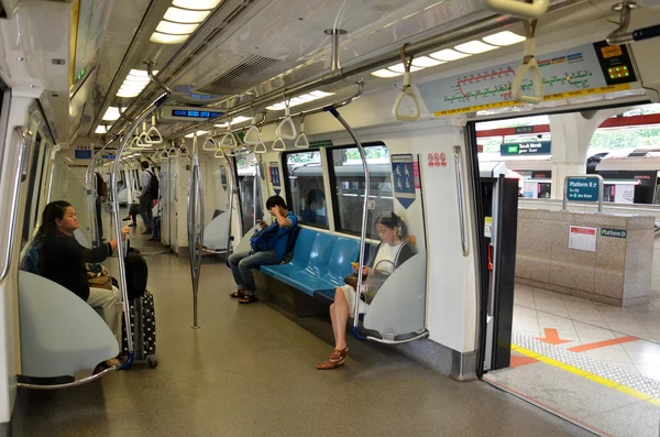 Passengers in MRT train — Stock Photo, Image