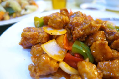 Çin tatlı ve ekşi domuz