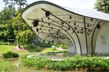 Singapur botanik bahçeleri Shaw Vakfı Senfoni aşamasında