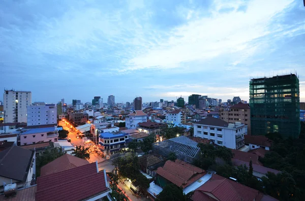 Phnom Penh Town durante il crepuscolo — Foto Stock