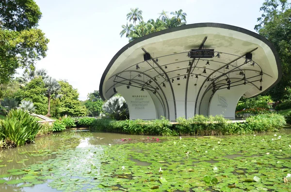 Die sinfoniebühne der shaw foundation in singapore botanischen gärten — Stockfoto
